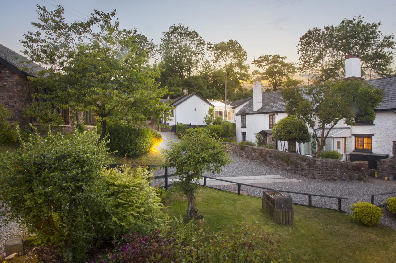 Three Gates Farm Holiday Cottages Huntsham Exterior photo