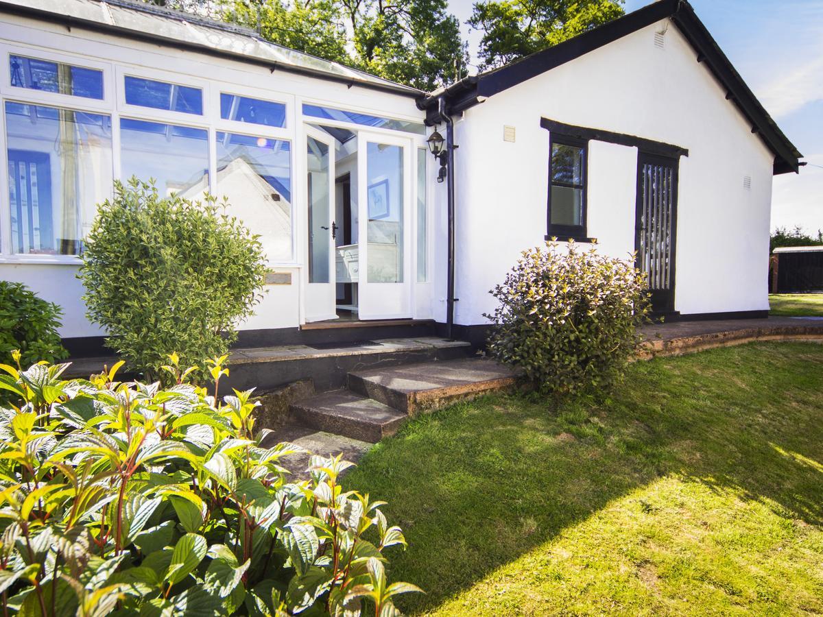 Three Gates Farm Holiday Cottages Huntsham Exterior photo